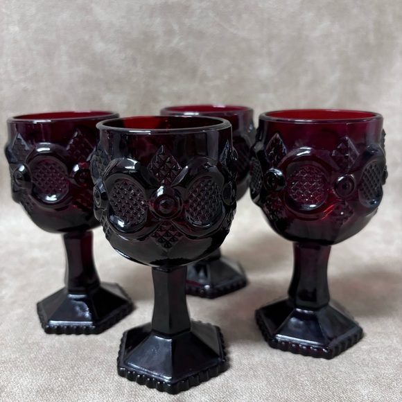 Set of 4 Avon Cape Cod Small Goblets, Ruby Red 1876 Replicas - Picture 4 of 6